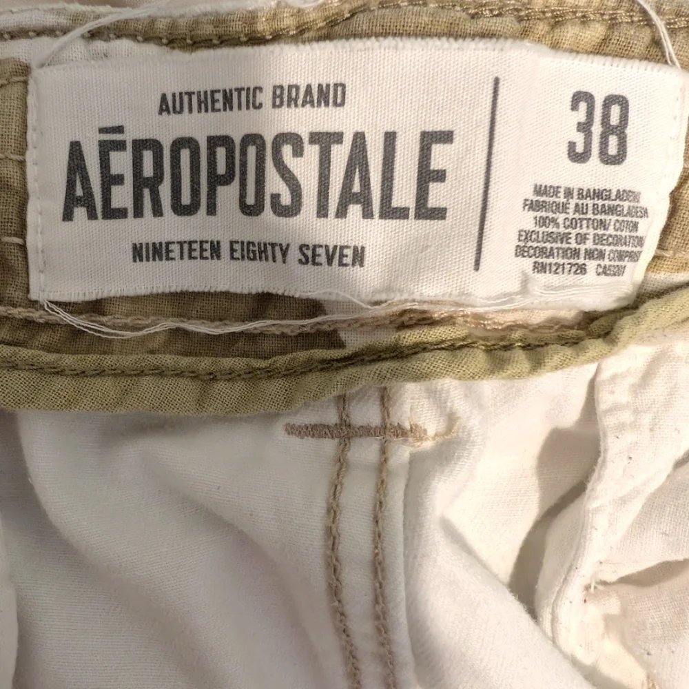 Aeropostale‎ Authentic Cargo Shorts Ivory Men's Size 38 Baggy